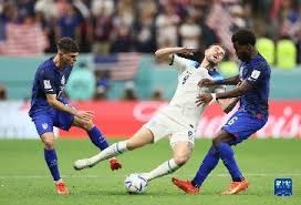 T1战队阵容决策内幕曝光：教练组与CEO权力博弈 Gumayusi首发争议解析