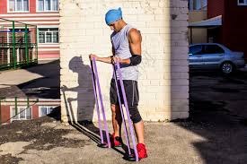 欧冠杯16强首回合｜ 主场1比1遭里尔逼和 多特8强前景严峻